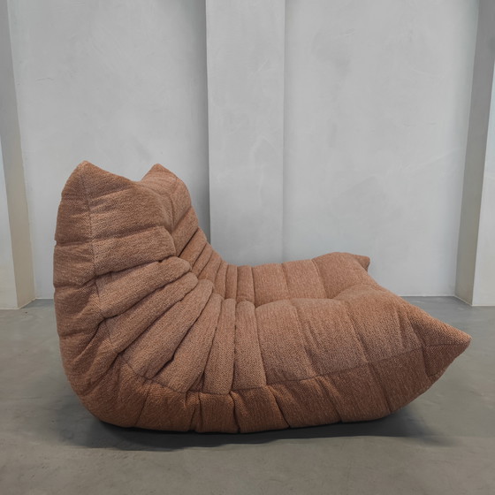 Image 1 of Ligne Roset Togo - rosa salmón