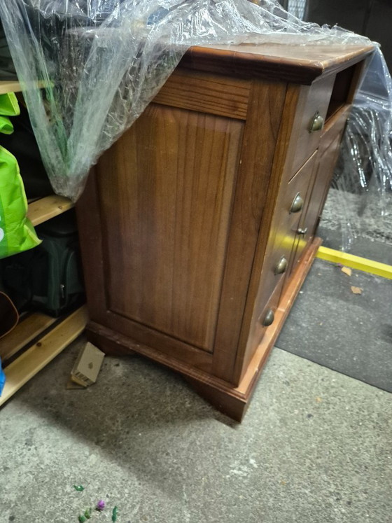 Image 1 of Wooden chest of drawers/sideboard with storage space