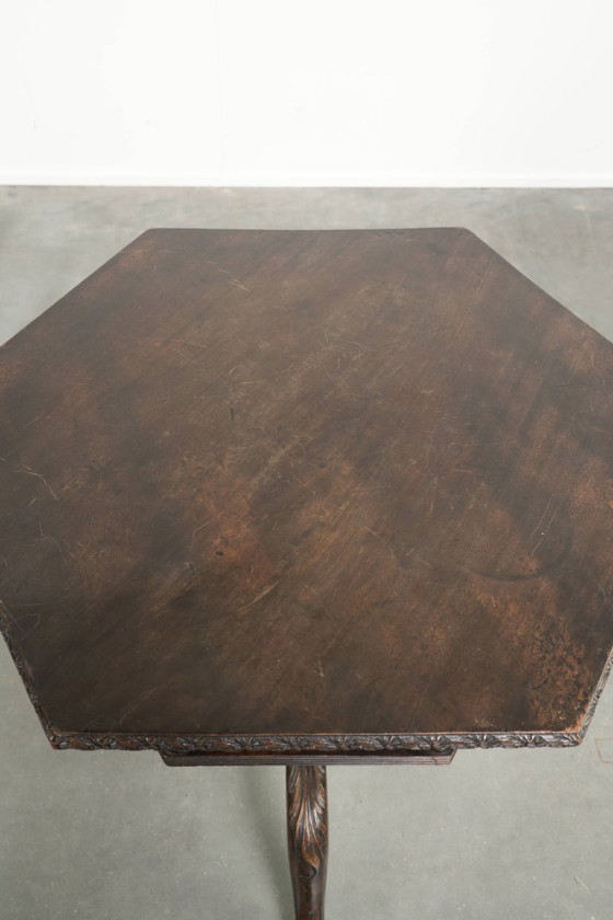 Image 1 of Antiker englischer Drehtisch/Beistelltisch aus Holz aus dem 19. Jahrhundert mit sechseckiger Tischplatte