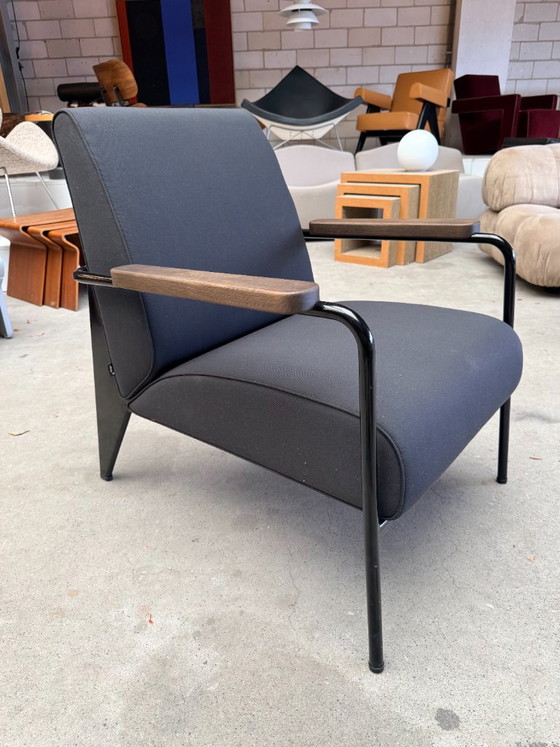 Poltrona De Salon Vitra di Jean Prouvé (Stock: 2) – Poltrone, Metal, Textile (photo 11 of 15)