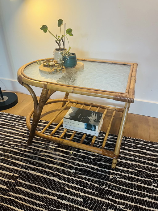 Table d'appoint en rotin vintage