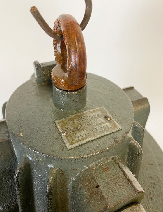 Image 1 of Suspension en fonte grise de style industriel, années 1960