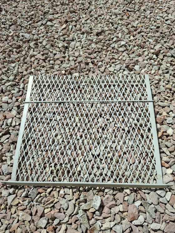 Rare perforated magazine rack literature rack Tomado Holland – Shelving unit, Metal (photo 7 of 8)