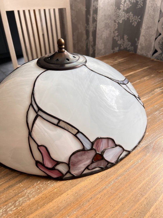 Image 1 of Plafonnier vintage de style Tiffany, lampe en verre.
