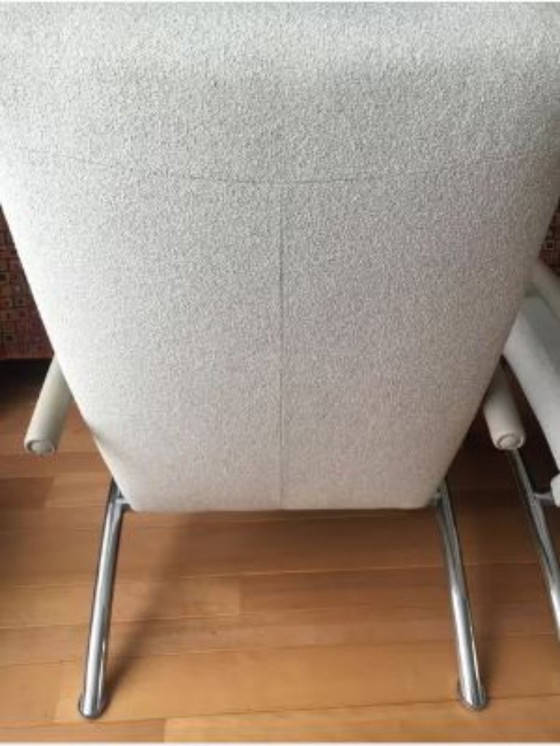 Image 1 of Poltroncina elicoidale Leolux. Il colore è melange sabbia/crema.