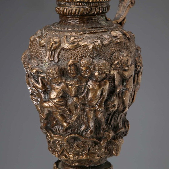 Image 1 of Cruche en bronze