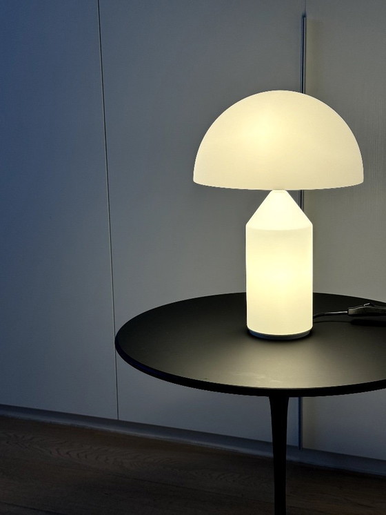 Image 1 of Lampada da tavolo Oluce Atollo (piccola) - Vetro bianco