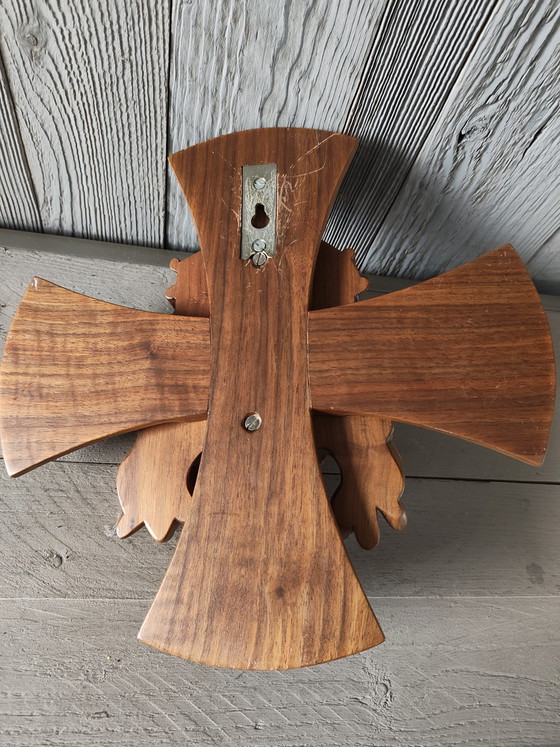 Image 1 of Buste ancien en bois sculpté de Jésus-Christ, avec tête, couronne et épines sur une croix, décoration murale