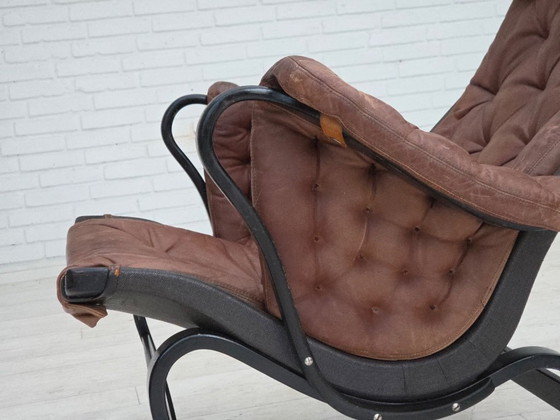 Image 1 of Jaren 70, Zweeds ontwerp van Bruno Mathsson, model "Pernilla", meubelleer.