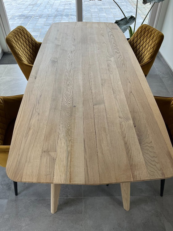 Image 1 of Tavolo in rovere massello, ovale danese + rastremato e 4 sedie in velluto