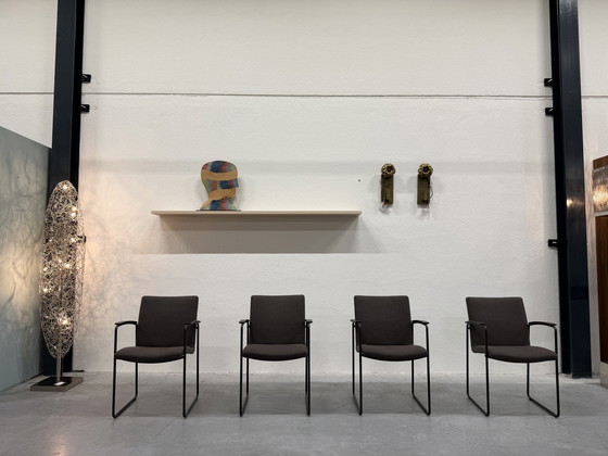 Image 1 of 4 chaises de salle à manger Leolux Talos, couleur feutre marron