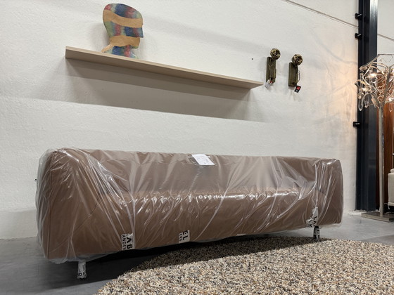 Image 1 of Label Van den Berg Moby Dick 3-Sitzer-Sofa Wasserbüffel Cognac