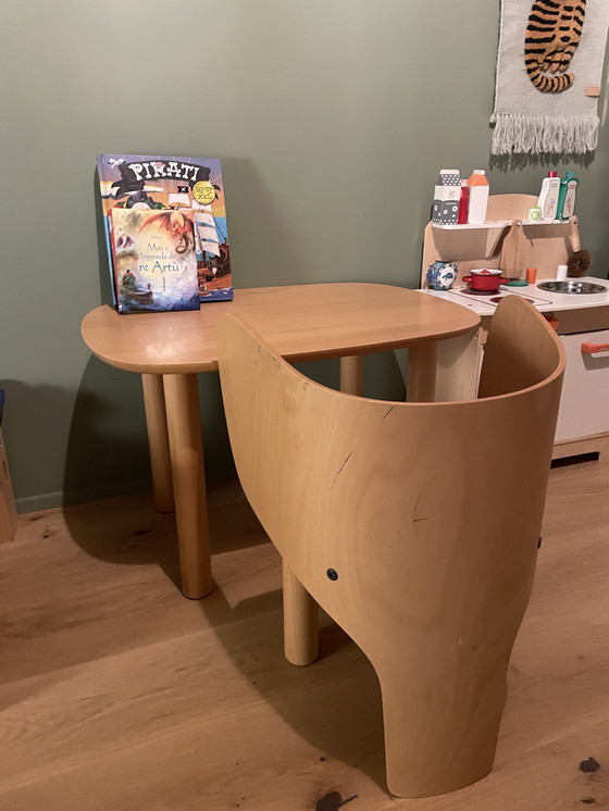 Image 1 of Escritorio infantil con silla de elefante