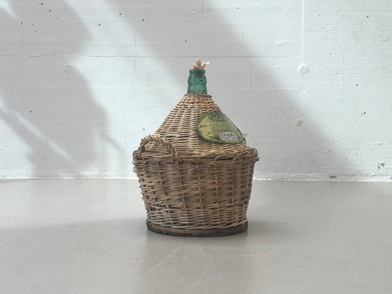 Image 1 of Italienischer Glasballon im Korbgeflecht, Mitte 20. Jahrhundert