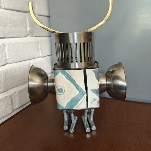Escultura de caballero robot steampunk hecha a mano, arte de ensamblaje con objetos encontrados, metal mixto vintage.