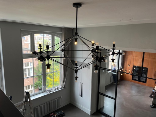 Jason Miller Modo Chandelier – Zwarte hanglamp met 21 bollen