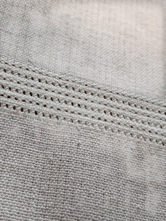 Image 1 of Piccola tovaglia natalizia vintage – bianca con ricamo di vischio verde e rosso, 100% cotone, 30x40 cm