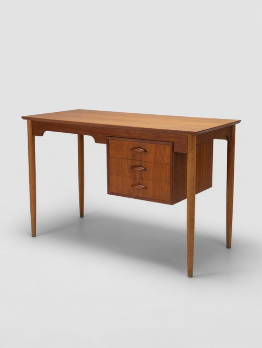 Dänischer kleiner Schreibtisch aus Teak und Buche, 1950er Jahre.