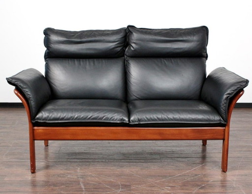 Illum Wikkelsøs Ikonisches Leder Zweisitzer-Sofa Skala