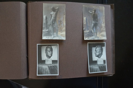 Image 1 of Set di due busti in bronzo su stele di granito di un allievo di Georg Kolbe, 1925