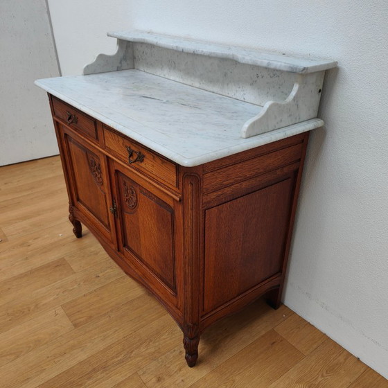 Image 1 of Credenza, cassettiera, comò e mobile da bagno vintage e antichi con piano in marmo.