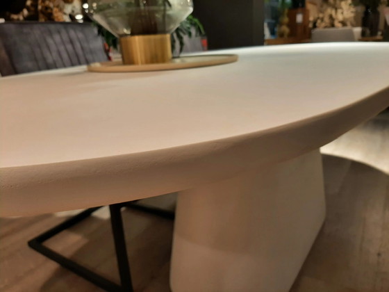 Image 1 of Narvik ovale - 220cm *