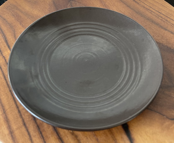 Image 1 of Ensemble de quatre tasses et soucoupes à café en faïence des années 1960 et plat de service