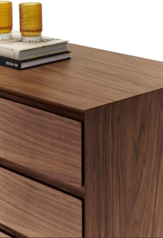 Image 1 of Aparador en nogal - 140 x 45 x 51 cm - Exposición // Independiente o montado