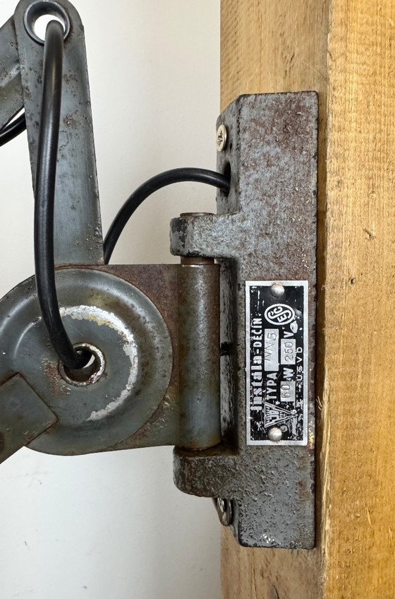 Image 1 of Lampada da parete industriale grigia a forbice di Elektroinstala, anni '60