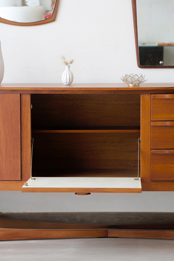 Image 1 of Vintage Beautility Teak dressoir - jaren 60
