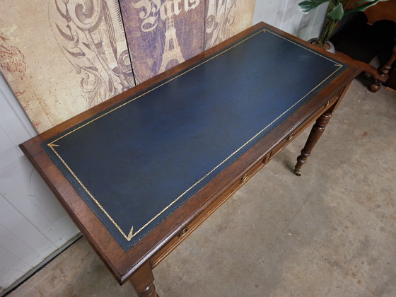 Image 1 of Scrivania antica inglese, scrittoio, scrivania con intarsi in pelle. Dimensioni: 122x55 cm e altezza 77 cm.