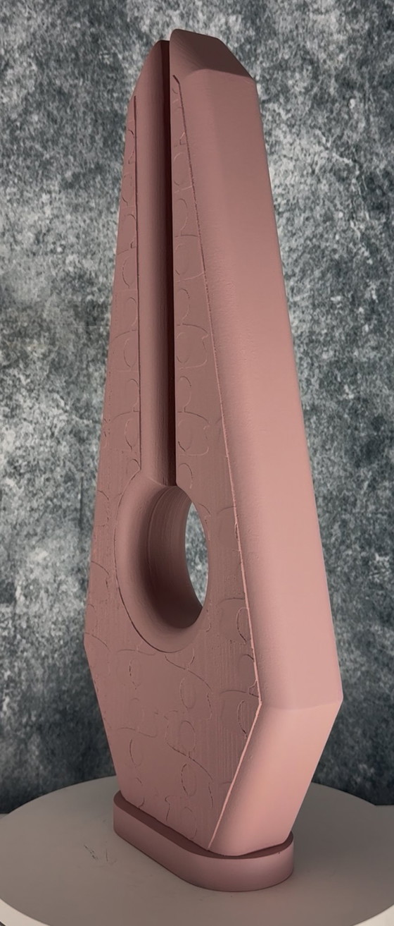 Image 1 of Escultura Echo Fork Terra Rosea de Rotan Hunt