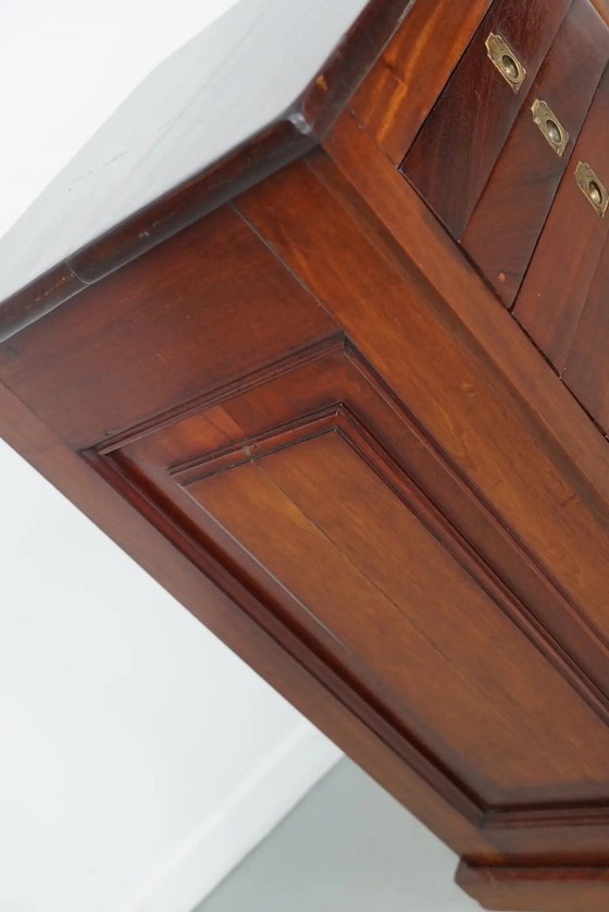 Image 1 of Vitrina antigua inglesa de caoba, siglo XIX