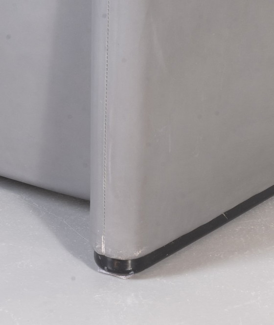 Image 1 of Set of 2 Mid-Century Italian Design Cassina Lounge Chair ‘Maralunga’ by Vico Magistretti in Dolphin Grey Leather. Italy, 1970s.