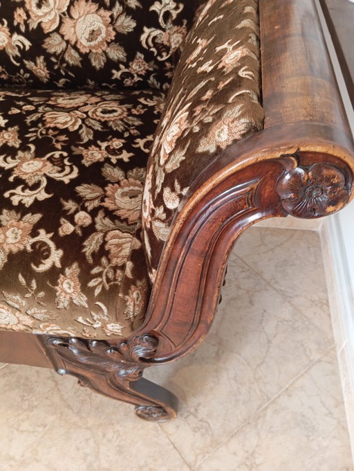 Antique 19th-Century Elizabethan Mahogany Sofa (1.85 M) - Hand-Carved Wood & Mint Condition – banken, Textile (photo 2 of 5)