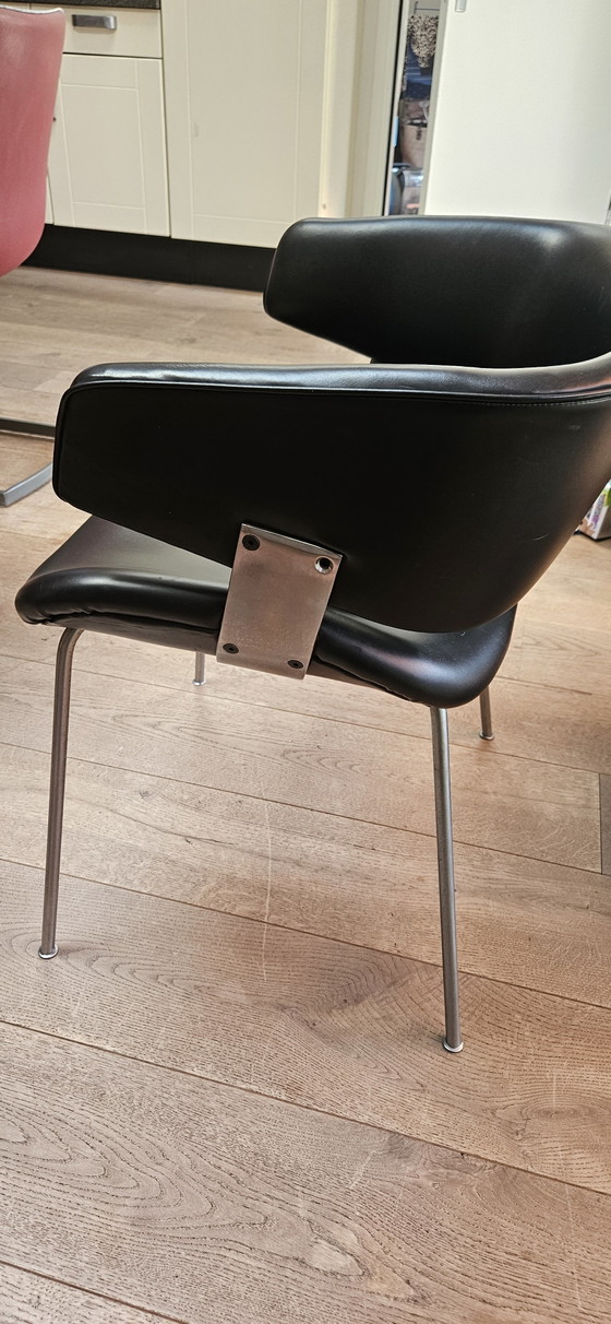 Image 1 of Artifort stoel Design: Geoffrey Hardcourt 