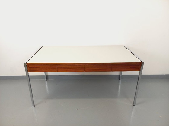 Image 1 of Vintage modernistisch bureau van palissander, melamine en metaal uit de jaren 60 en 70