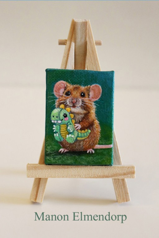 Peluche unique peinte à la main représentant une petite souris et un dinosaure