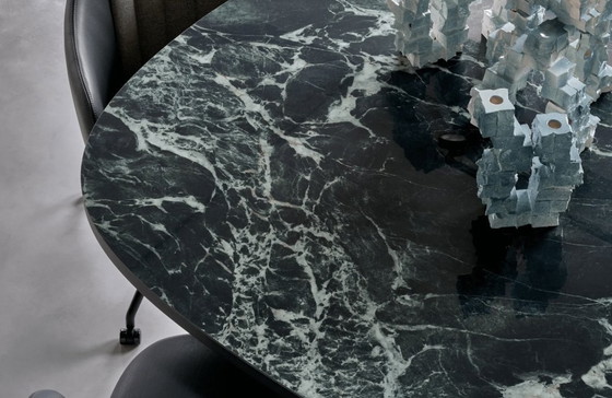 Image 1 of Leolux Bondi dining table