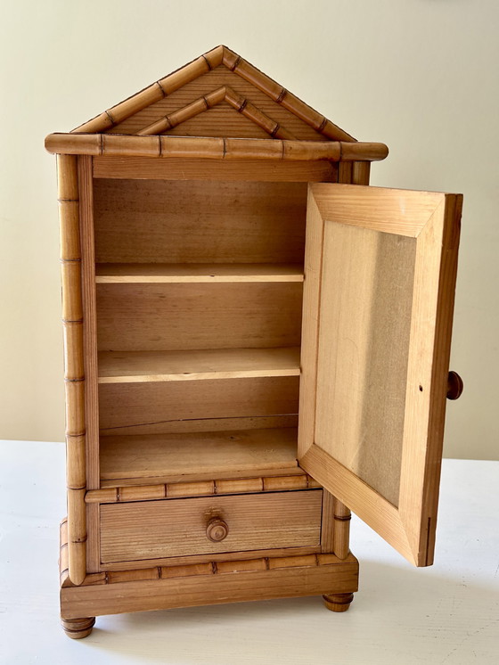 Image 1 of Antiker Medizinschrank aus Bambusimitat mit Spiegel und Schublade, um 1910