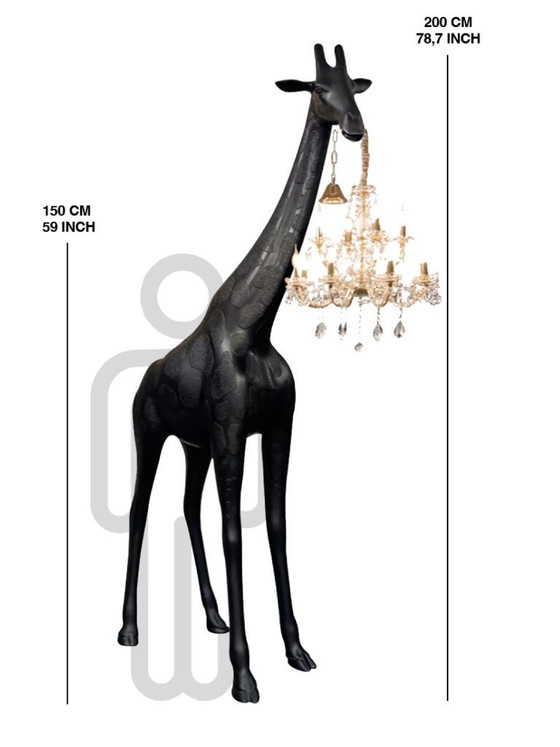 Image 1 of Fiberglas-Skulptur – Giraffe mit Kronleuchter – Schwarz, Gold