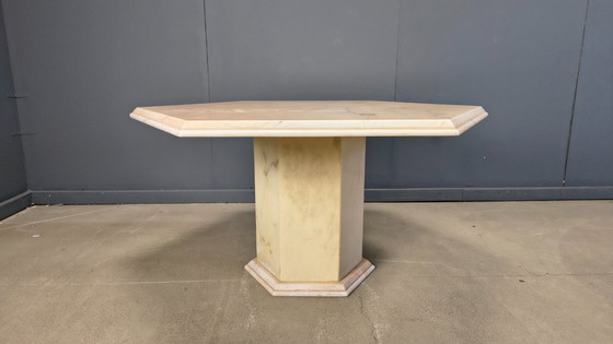 Image 1 of Achteckiger italienischer Marmor-Esstisch aus den 1970er Jahren