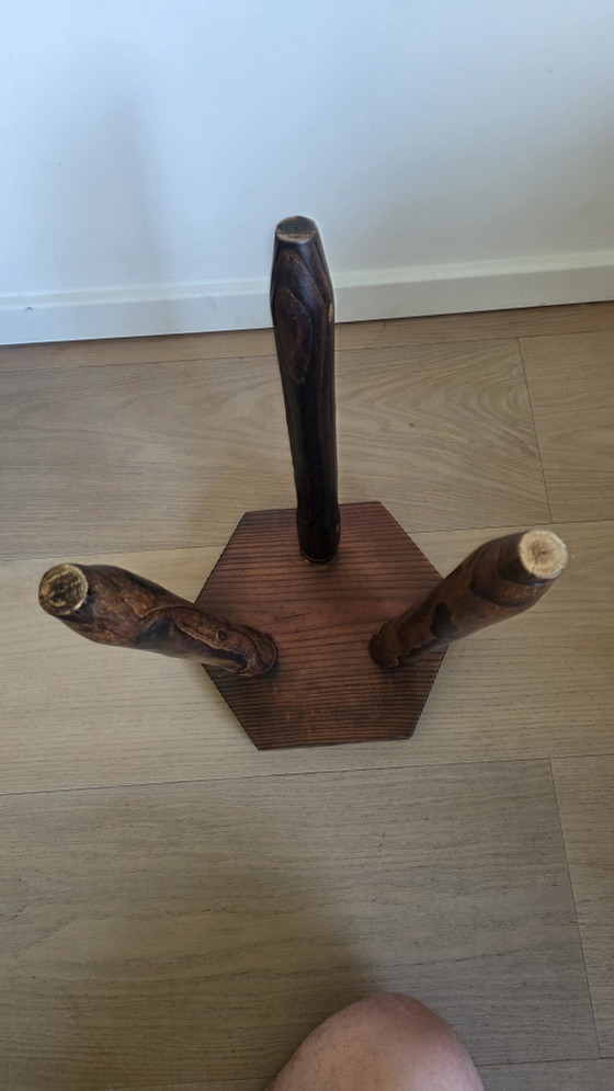 Image 1 of Hermoso taburete de madera