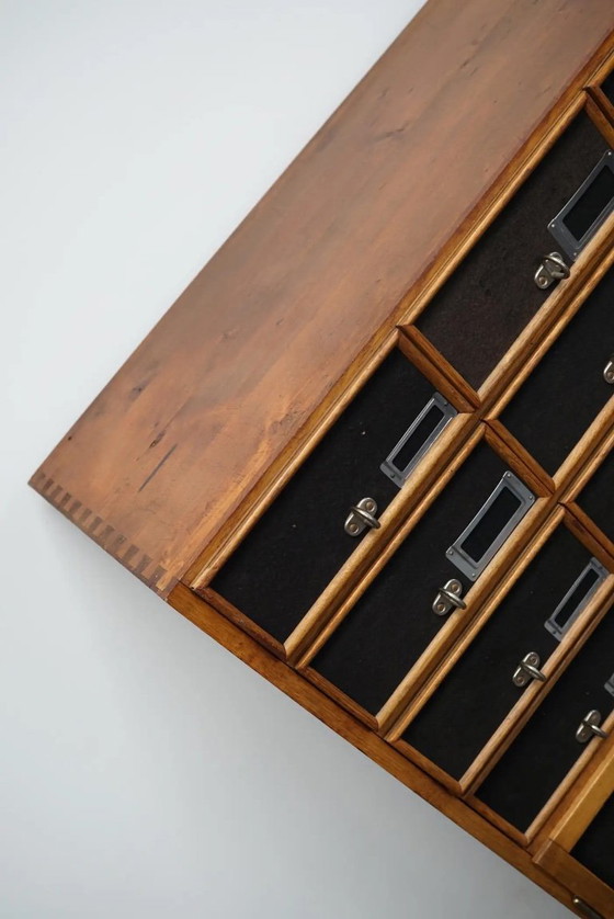 Image 1 of Deutscher Industrie-Apothekerschrank aus Eiche und Kiefer, Mitte des 20. Jahrhunderts