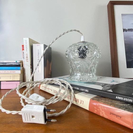 Image 1 of Lámpara portátil antigua de globo en vidrio transparente