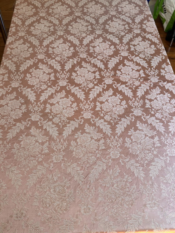 Image 1 of Tischdecke aus Seidendamast 19.