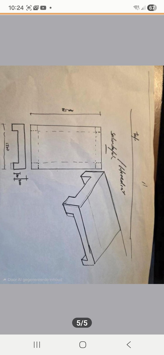 Image 1 of Table basse au design unique.