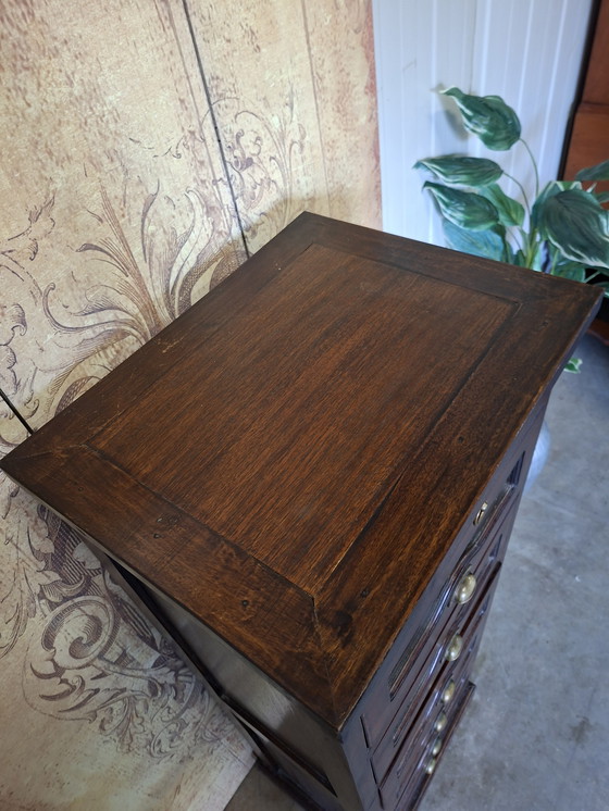 Image 1 of Cassettiera classica, mobiletto porta medicinali, schedario, dimensioni 50x40cm e altezza 148cm.