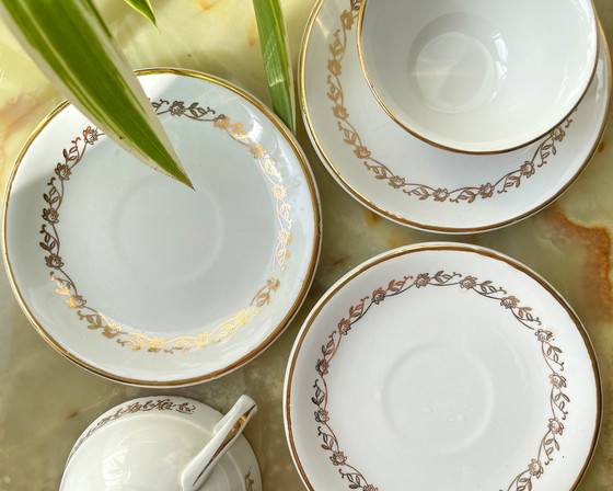 Image 1 of Set da tè/caffè vintage in porcellana bianca con motivo Madrid Moulin des Loups dorato