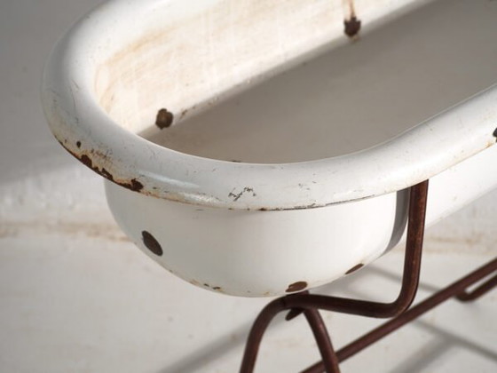 Antique bathtub in enamelled iron – Central Europe, circa 1950 #5 – Decorative Objects, Industrieel (photo 22 of 40)